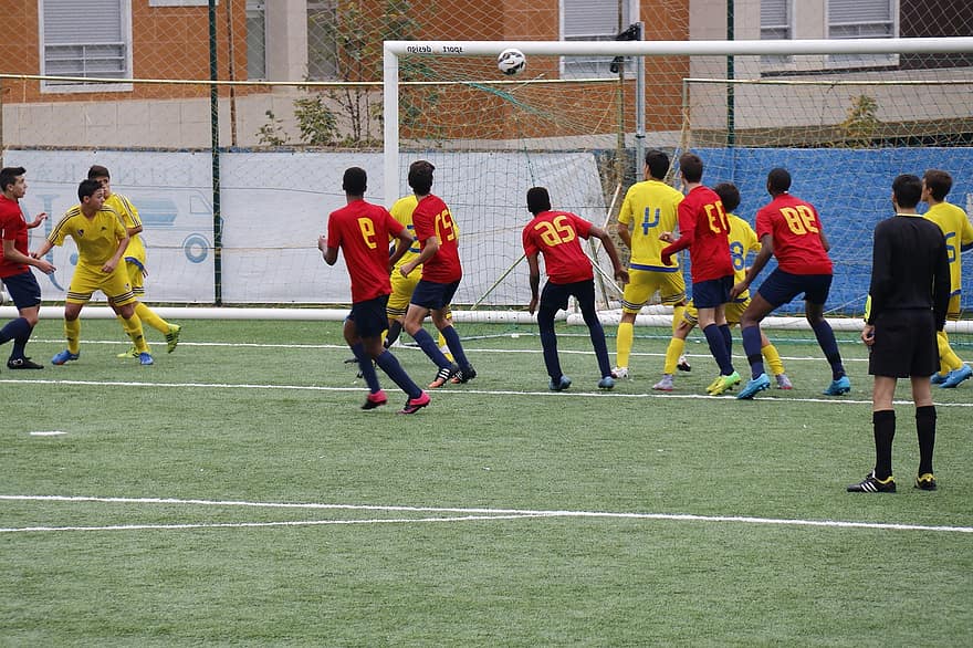 S&aring;dan spilles der p&aring; fodbold
