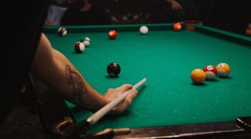 Hvordan spiller man billard?